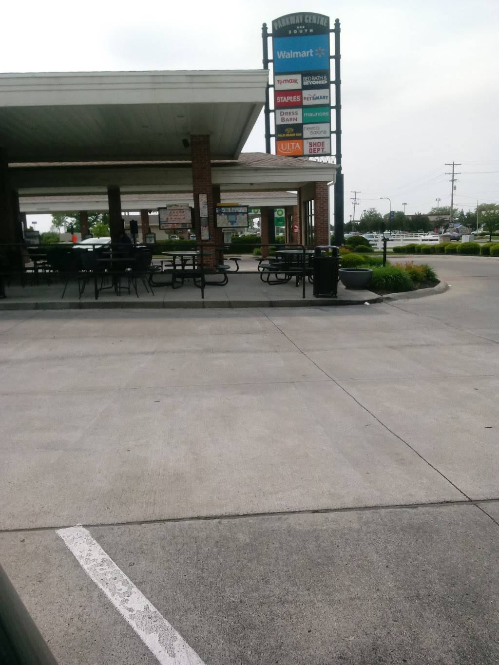 Sonic Drive-In | restaurant | 1799 Stringtown Rd, Grove City, OH 43123, USA | 6148716248 OR +1 614-871-6248