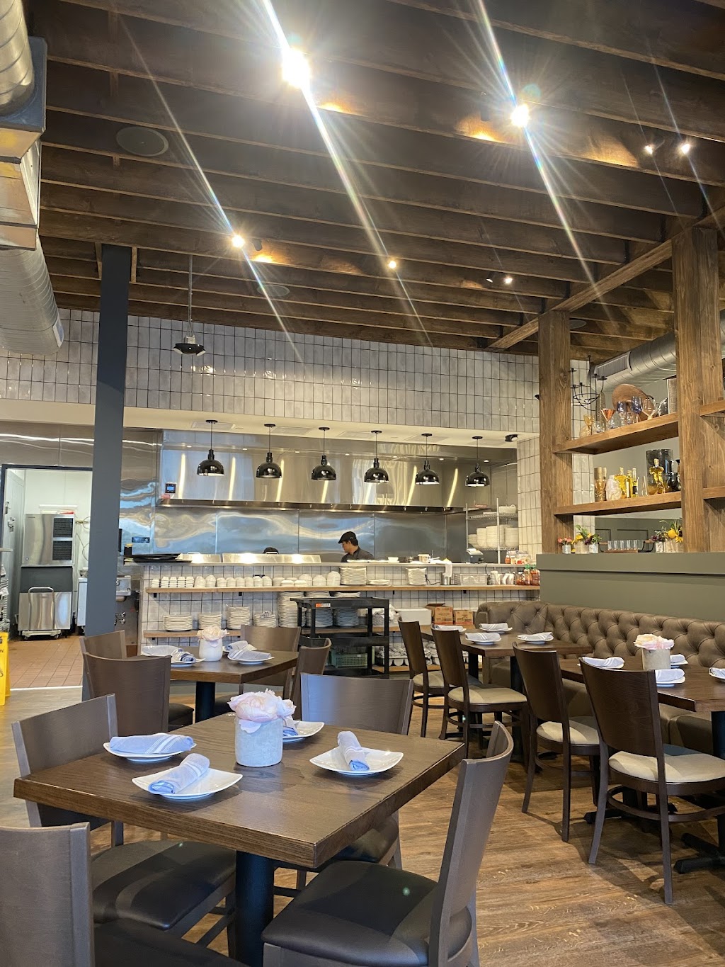 pho social at easton | restaurant | 3991 Worth Ave, Columbus, OH 43219, USA | 6149347023 OR +1 614-934-7023