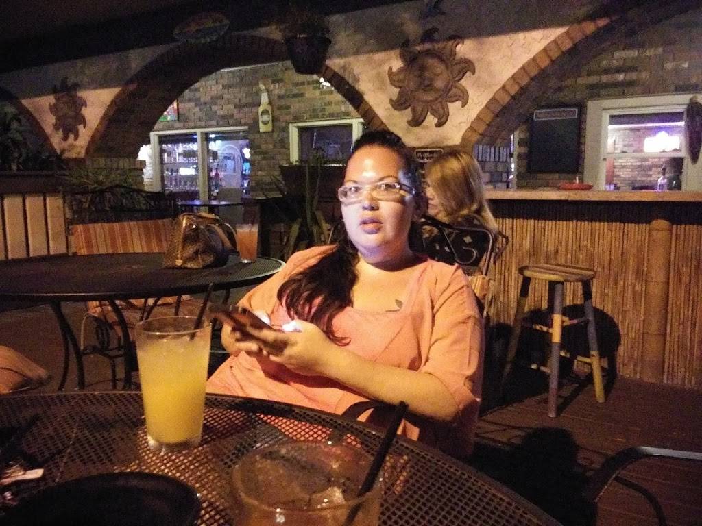 Brewskys | restaurant | 4414 Charles St, Rockford, IL 61108, USA | 8153999300 OR +1 815-399-9300