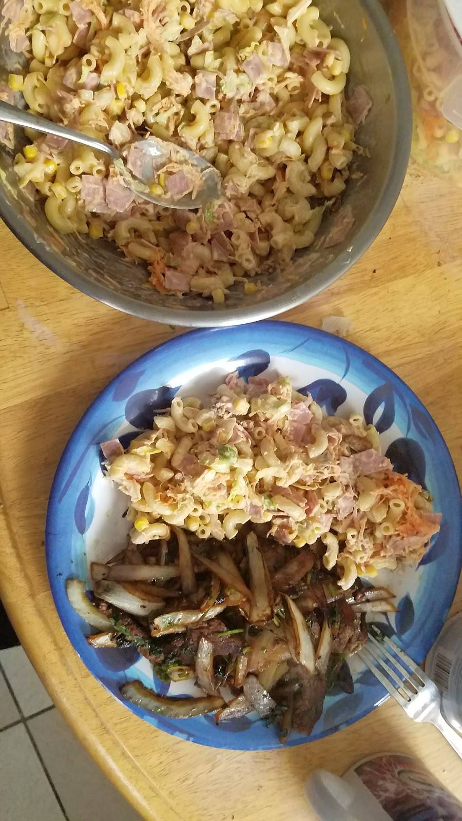 Freddies Restaurant | restaurant | 353 Totowa Ave, Paterson, NJ 07502, USA | 8622573492 OR +1 862-257-3492