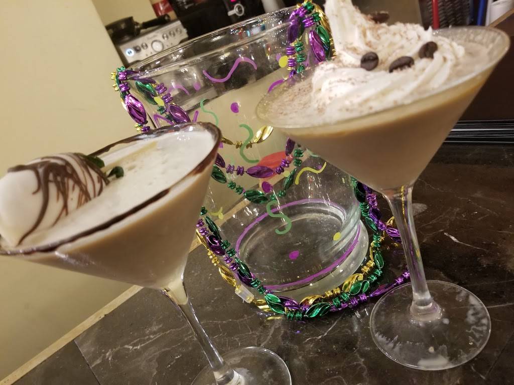 Charleston Bistro, Sweet Shoppe & Wine Bar | restaurant | 900 Ryan St, Lake Charles, LA 70601, USA | 3376026304 OR +1 337-602-6304