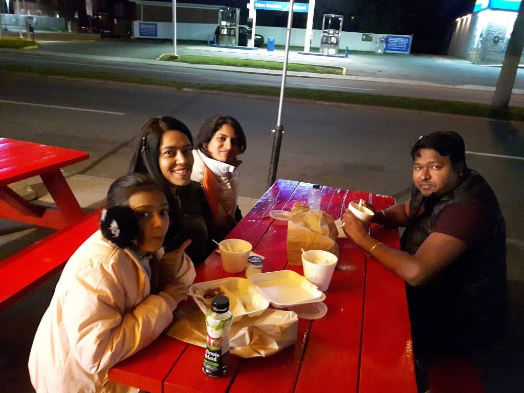 Patate Charley | restaurant | 175 Rue Bélanger, Saint-Jérôme, QC J7Y 1K5, Canada | 4504363035 OR +1 450-436-3035