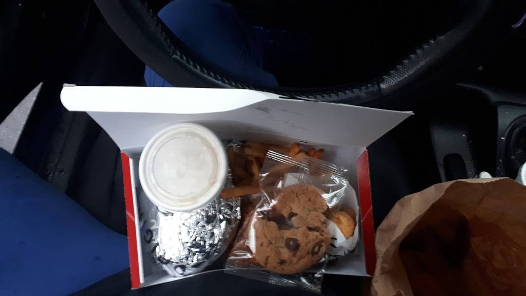 PFK | meal takeaway | 1117 Boulevard Manseau, Joliette, QC J6E 3G7, Canada | 4507596444 OR +1 450-759-6444