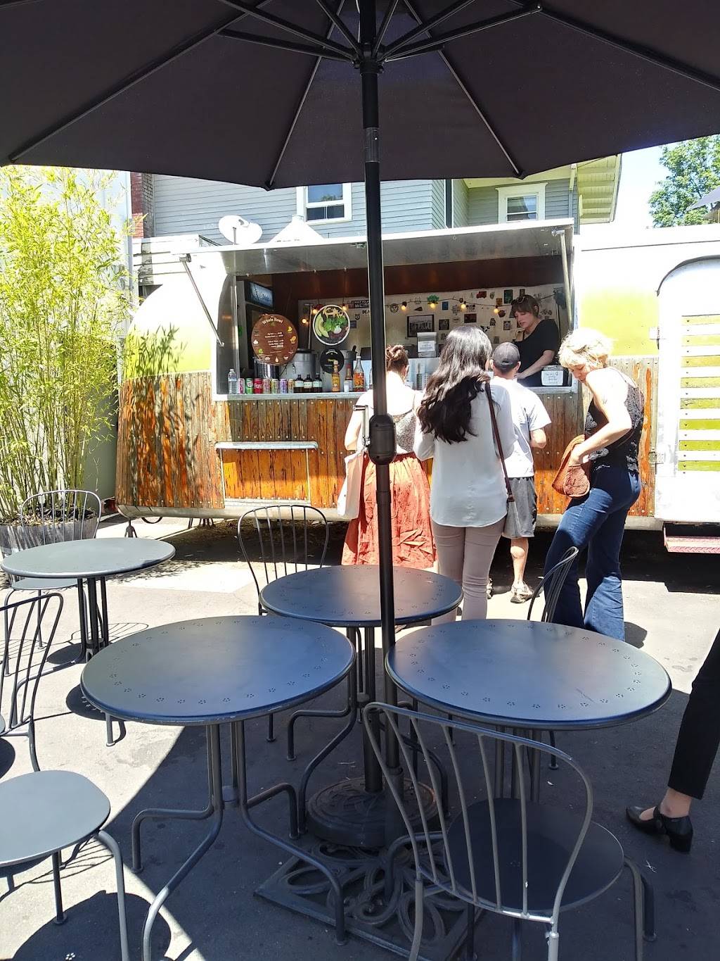 The Whole Bowl | restaurant | 4615 NE Sandy Blvd, Portland, OR 97213, USA | 9712126154 OR +1 971-212-6154