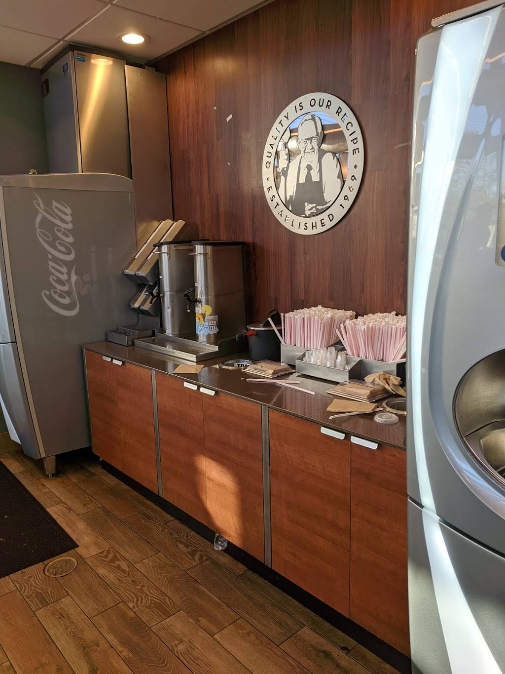 Wendys | restaurant | 330 Bay St, Staten Island, NY 10301, USA | 3479343648 OR +1 347-934-3648