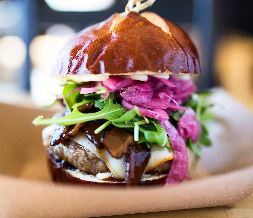 Oi Asian Fusion | restaurant | 4734 Hollywood Blvd, Los Angeles, CA 90027, USA | 2134581945 OR +1 213-458-1945