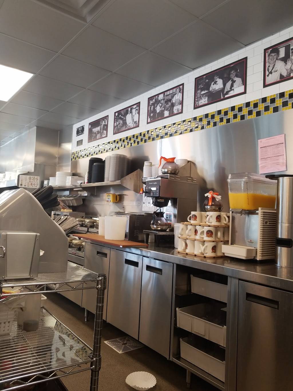 Waffle House | meal takeaway | 24 Casey Jones Ln, Jackson, TN 38305, USA | 7316688553 OR +1 731-668-8553