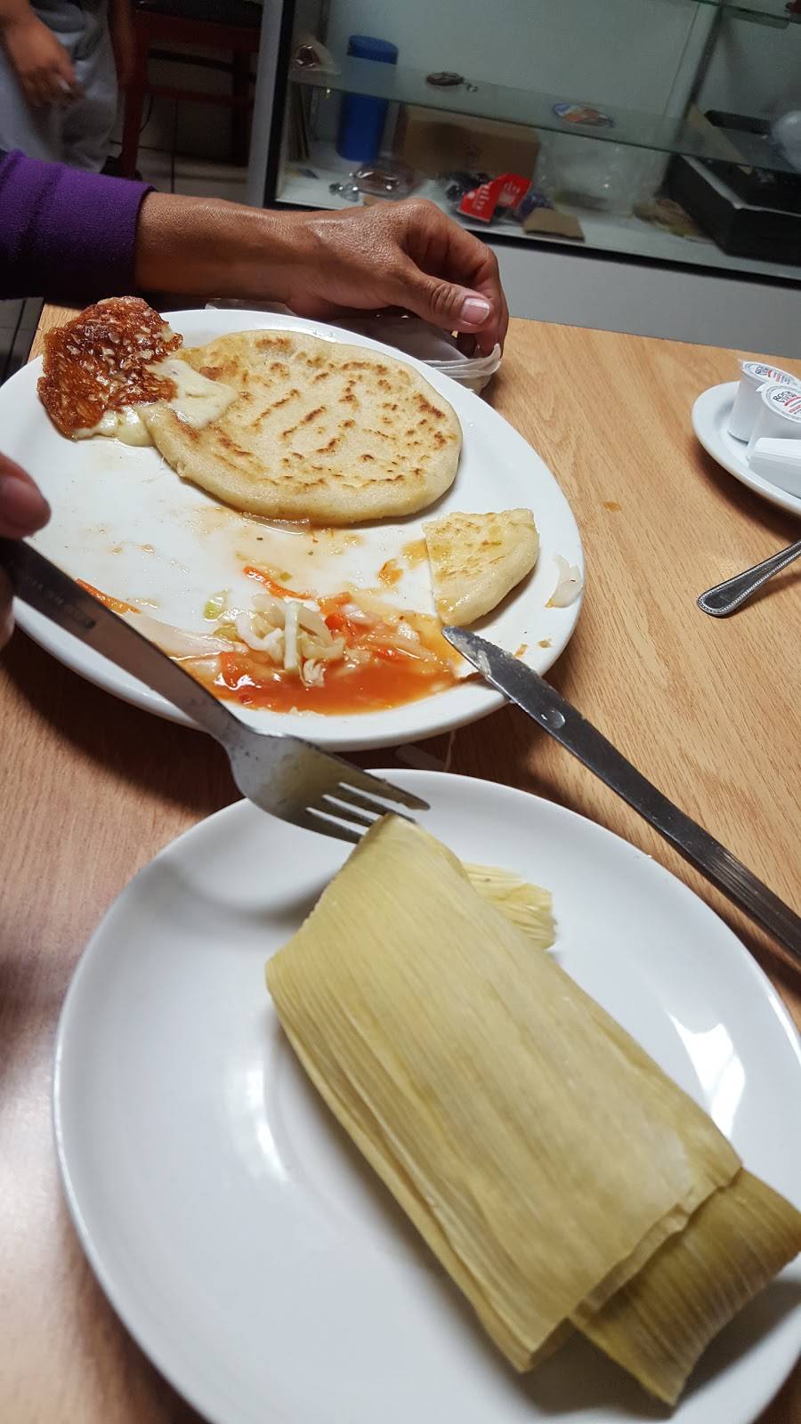 El Salvador Cafe | restaurant | 15680 Village Dr A, Victorville, CA 92394, USA | 7602454104 OR +1 760-245-4104