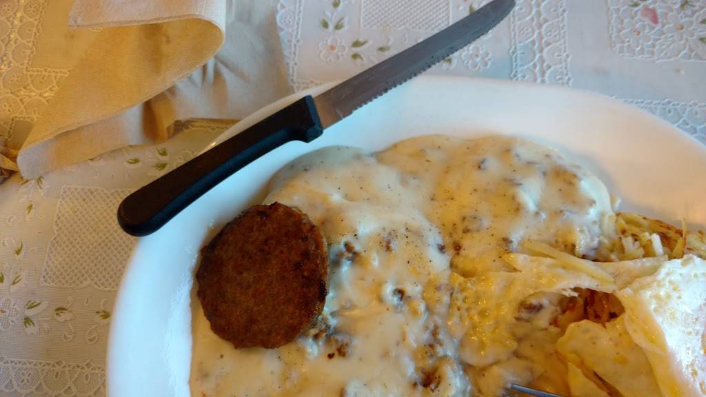 S & B Deli | meal takeaway | 854 Middle Creek Rd, Sevierville, TN 37862, USA | 8653661511 OR +1 865-366-1511