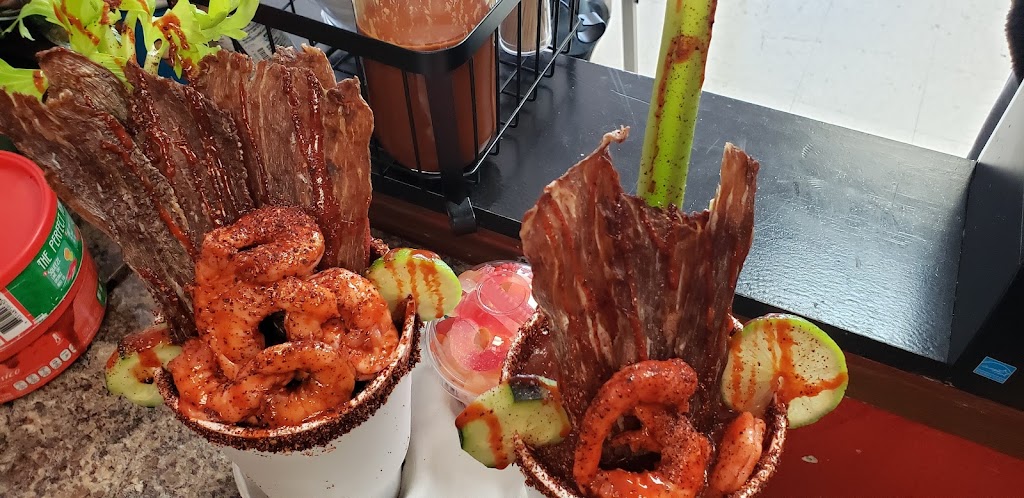 El Clamatazo | restaurant | 707 E Fulton St, Garden City, KS 67846, USA | 6202143965 OR +1 620-214-3965