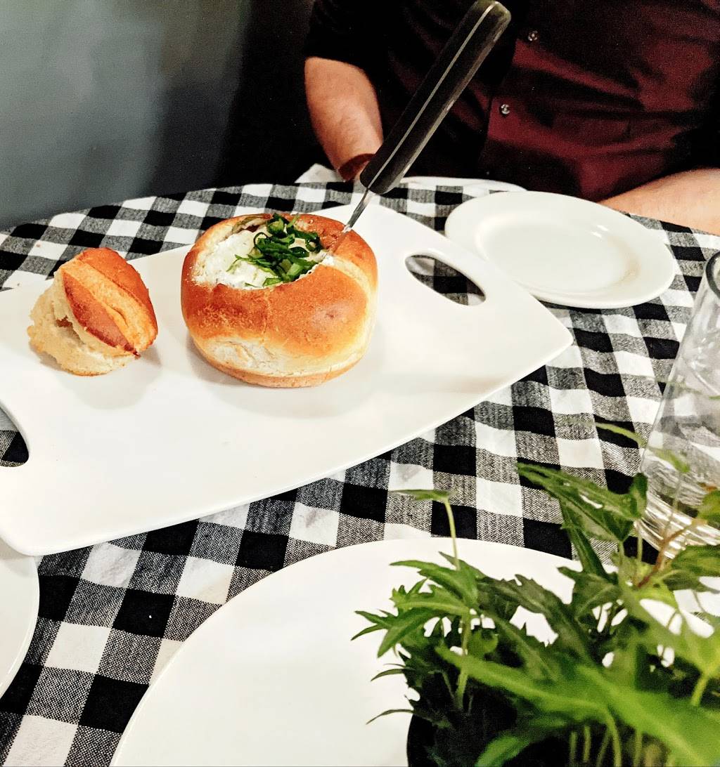 The Fat Tomato | restaurant | 38040 3rd St, Willoughby, OH 44094, USA | 4403068226 OR +1 440-306-8226