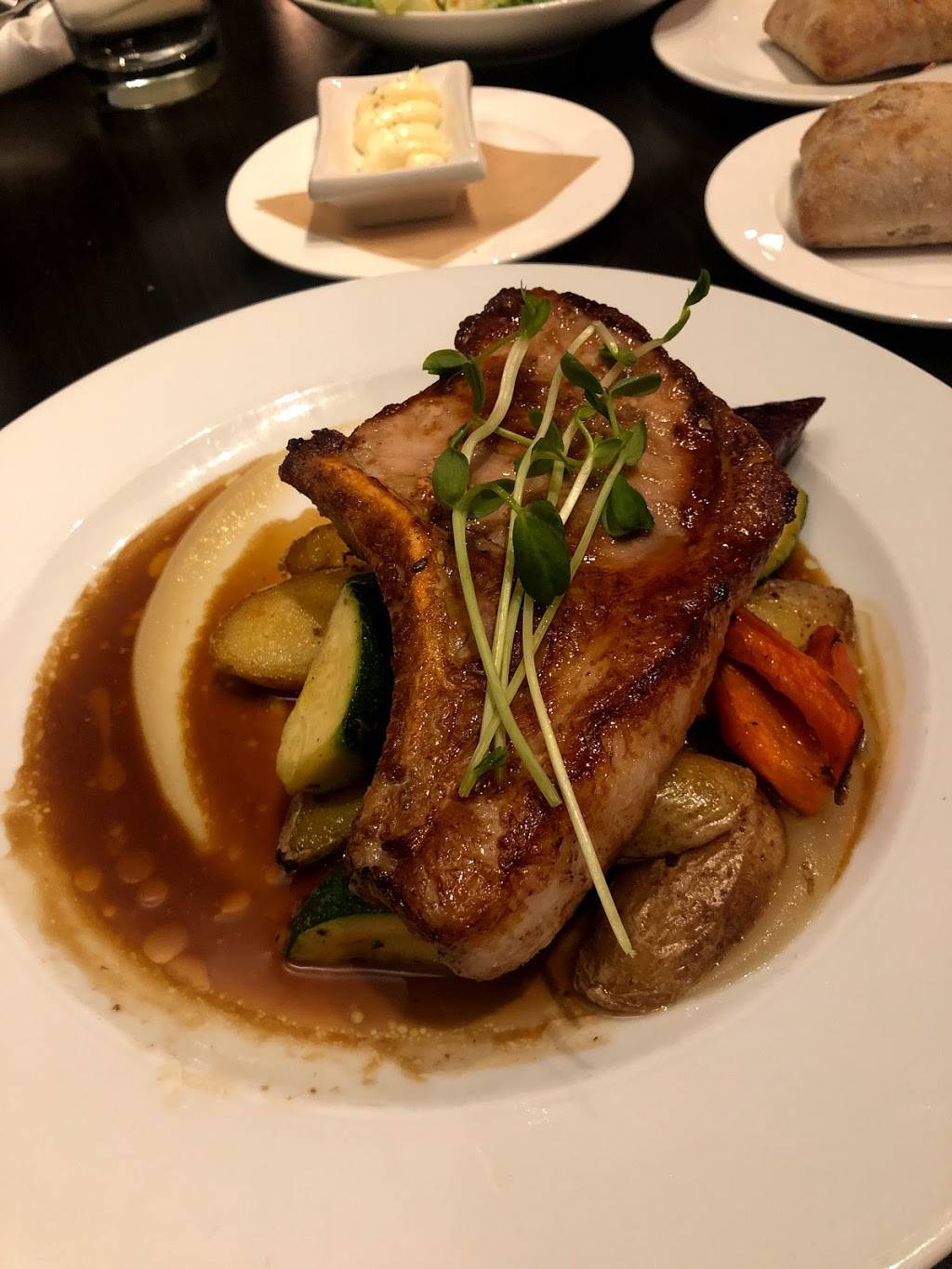 Wildcraft Grill + Long Bar | restaurant | 425 King St N, Waterloo, ON N2J 2Z5, Canada | 5198850117 OR +1 519-885-0117