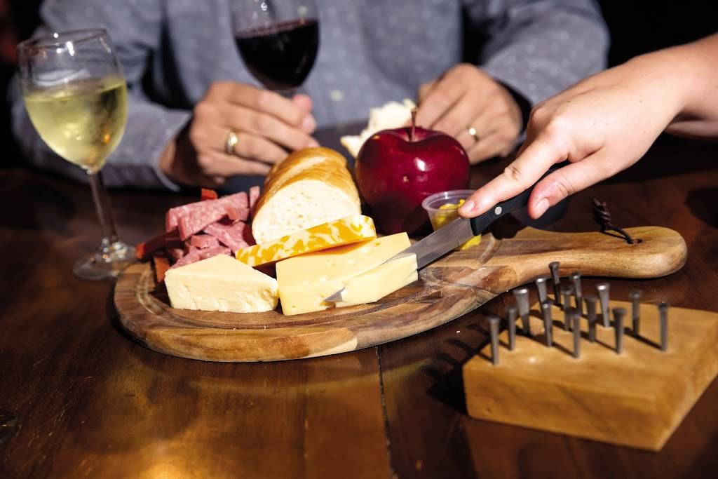 Three Rivers Wine Trail | restaurant | 432 N Whitewoman St, Coshocton, OH 43812, USA | 7406224877 OR +1 740-622-4877