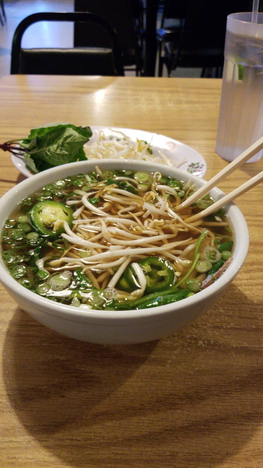 Pho Hong Anh Restaurant | restaurant | 6306 Springfield Plaza, Springfield, VA 22150, USA | 7035696060 OR +1 703-569-6060