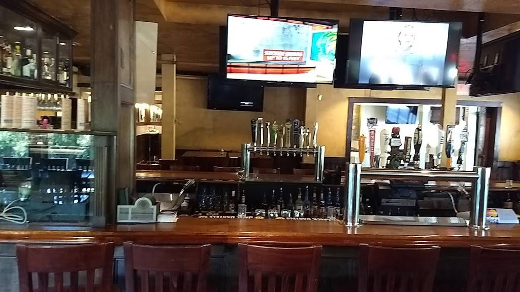 Waterfords Restaurant & Pub | restaurant | 2 Bridge St, Dedham, MA 02026, USA | 7813296034 OR +1 781-329-6034