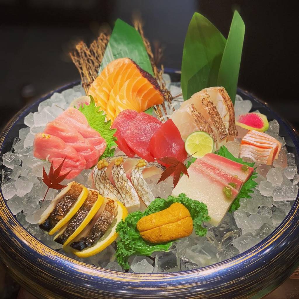 Minami Sushi Japanese Restaurant | restaurant | 14785 Yonge St, Aurora, ON L4G 1N1, Canada | 9055036222 OR +1 905-503-6222