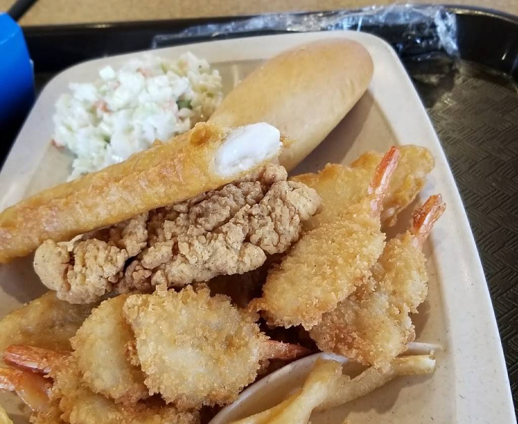 Captain Ds | restaurant | 179 E E.H.Crump Blvd, Memphis, TN 38106, USA | 9017745660 OR +1 901-774-5660