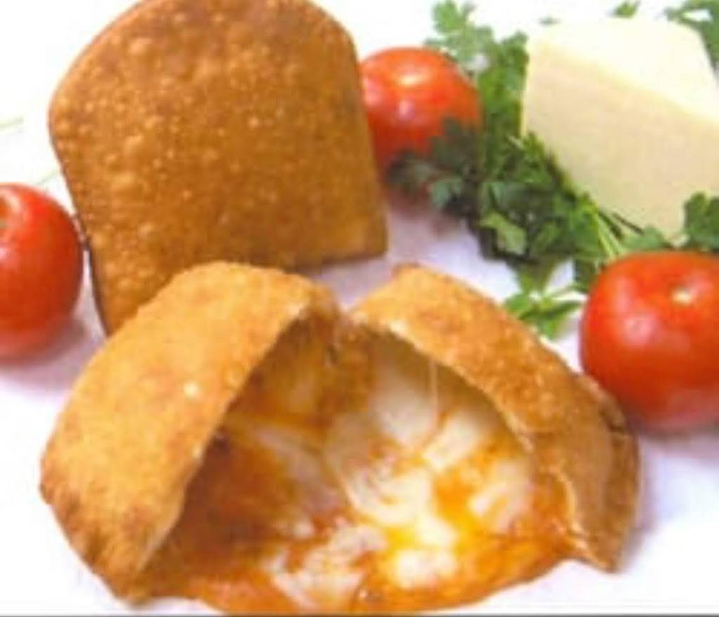 The Famous Napoli Pizza | restaurant | 944 E Passyunk Ave, Philadelphia, PA 19147, USA | 2153363833 OR +1 215-336-3833