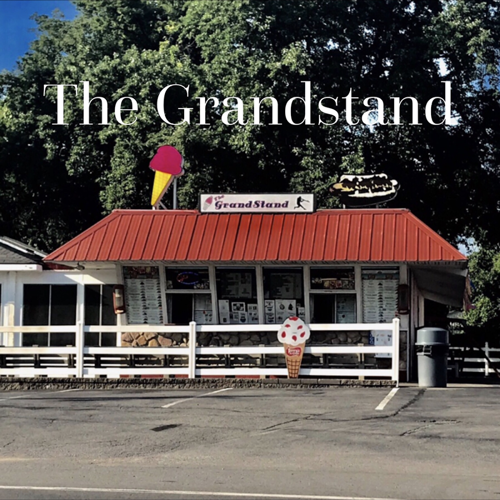 The Grandstand | restaurant | 1268 Highbridge Rd, Schenectady, NY 12303, USA | 5183567110 OR +1 518-356-7110