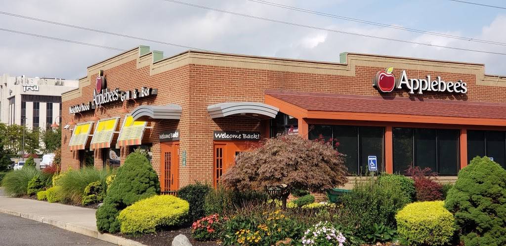 Applebees Grill + Bar | restaurant | 1935 N Ocean Ave, Farmingville, NY 11738, USA | 6317580081 OR +1 631-758-0081