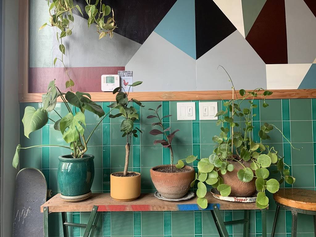 Totem Poultry | restaurant | 7454 1/2 Beverly Blvd, Los Angeles, CA 90036, USA | 3232723474 OR +1 323-272-3474