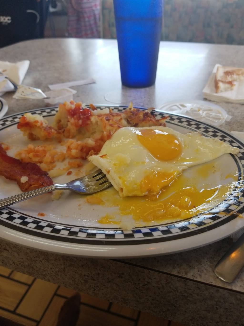 L Georges Coney Island | restaurant | 20003 Joy Rd, Detroit, MI 48228, USA | 3135813136 OR +1 313-581-3136