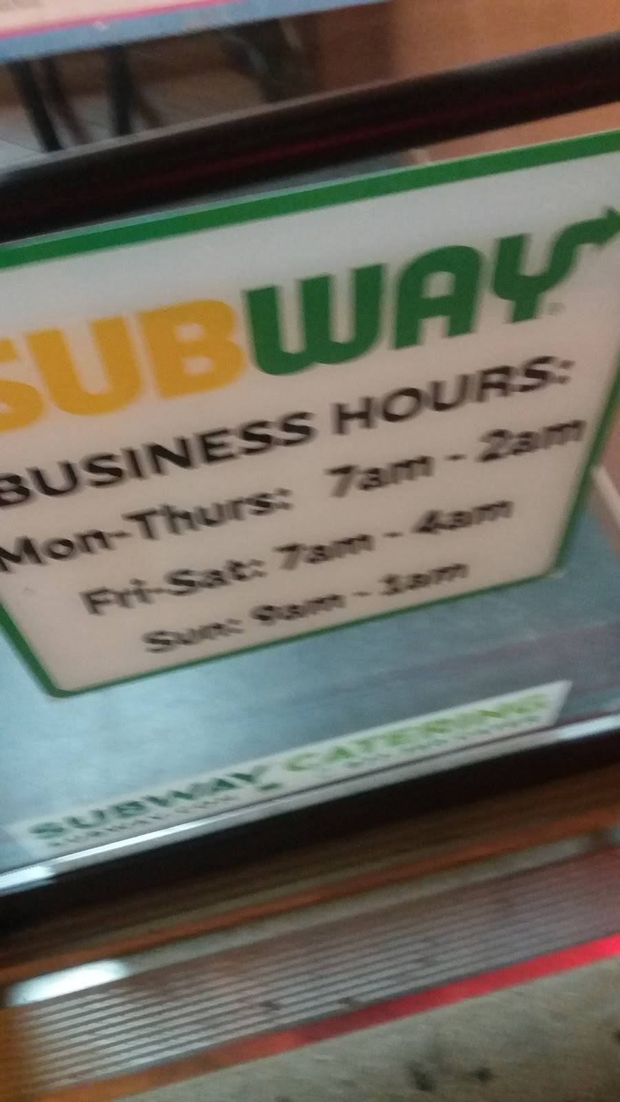 Subway Restaurants | restaurant | 3952 N Sheridan Rd, Chicago, IL 60613, USA | 7736986962 OR +1 773-698-6962