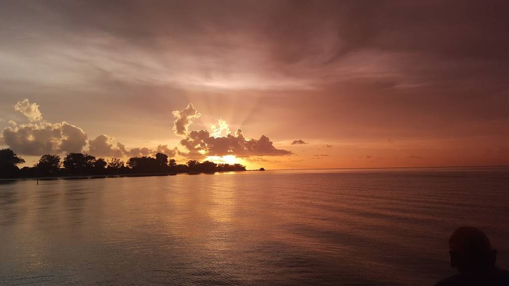 City Pier Grill | restaurant | 100 N Bay Blvd, Anna Maria, FL 34216, USA | 9412544219 OR +1 941-254-4219