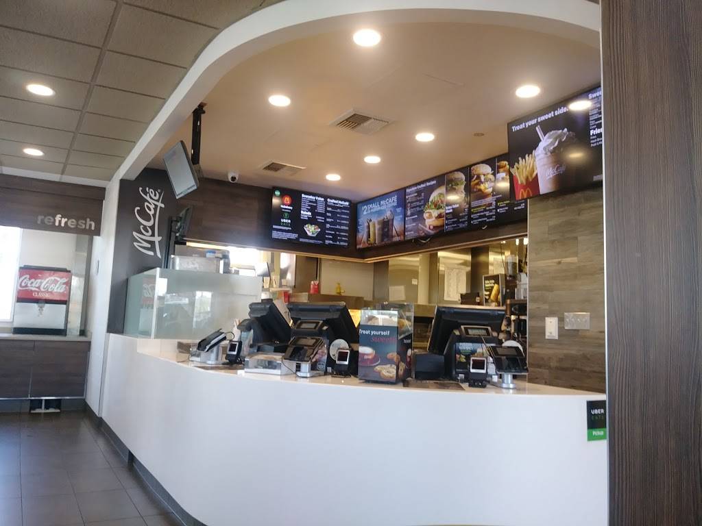 McDonalds | cafe | 23340 Avenue San Luis, Woodland Hills, CA 91364, USA | 8182243996 OR +1 818-224-3996