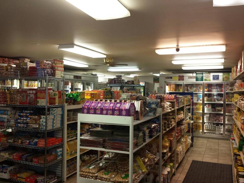 Hilal Groceries | restaurant | 1163 25th St, Des Moines, IA 50311, USA | 5152748943 OR +1 515-274-8943