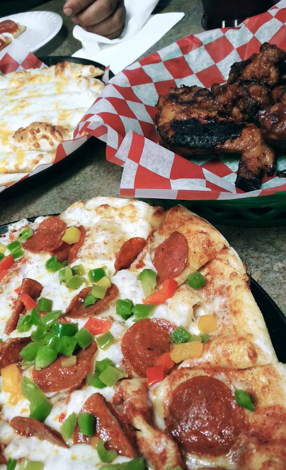 VIP Pizza | restaurant | 180 E Pine St, Exeter, CA 93221, USA | 5595925170 OR +1 559-592-5170