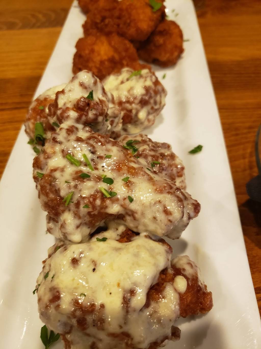 Charleys Restaurant & Lounge | night club | 920 Madison Ave, Mankato, MN 56001, USA | 5073886845 OR +1 507-388-6845