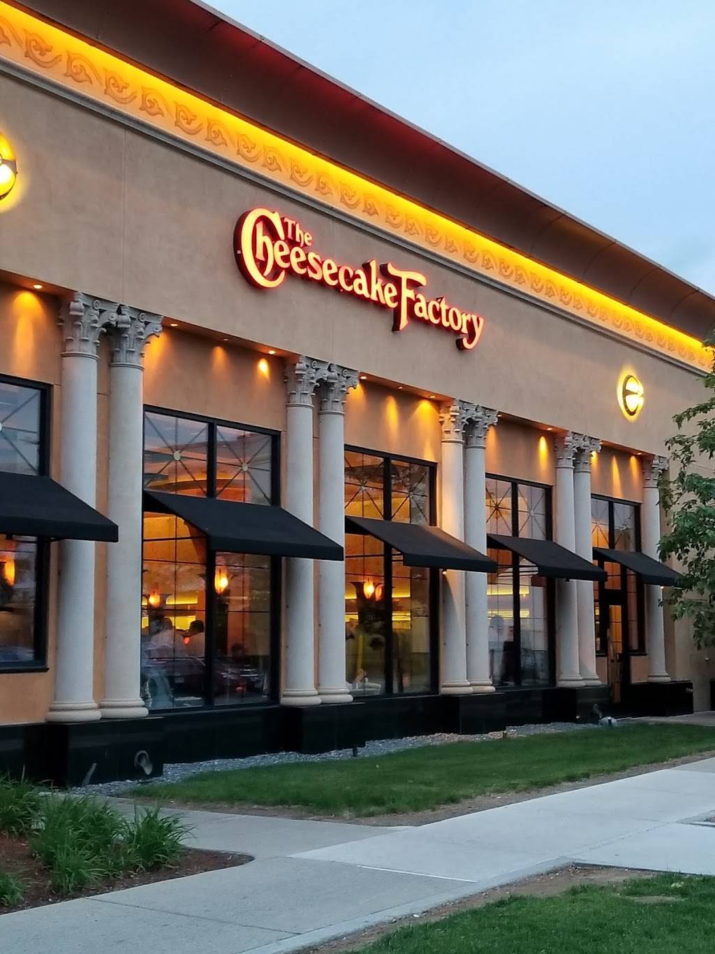 The Cheesecake Factory | restaurant | Mall, 1245 Worcester St, Natick, MA 01760, USA | 5086530011 OR +1 508-653-0011