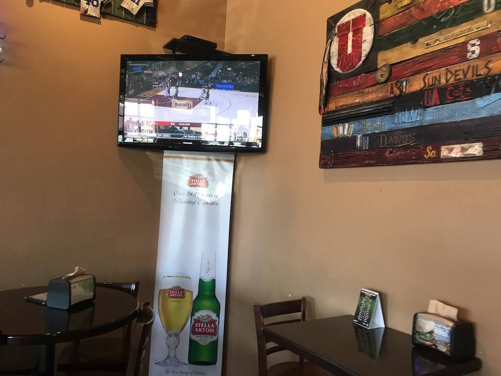 Wing Nutz | restaurant | 9260 Village Shop Dr, Sandy, UT 84094, USA | 8017277850 OR +1 801-727-7850