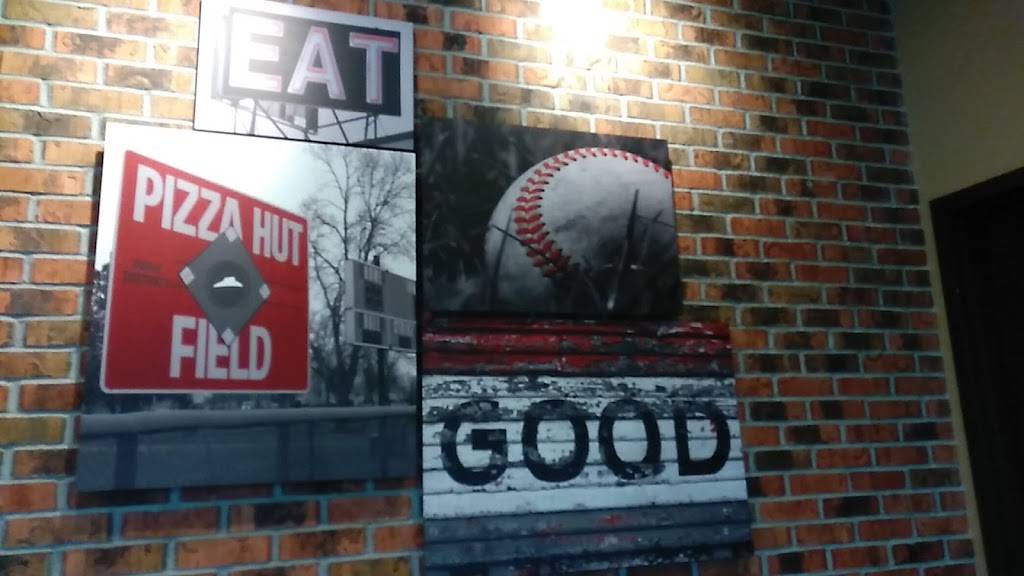 Pizza Hut | restaurant | 5836 S Harlem Ave Unit 400, Summit, IL 60501, USA | 7087281009 OR +1 708-728-1009