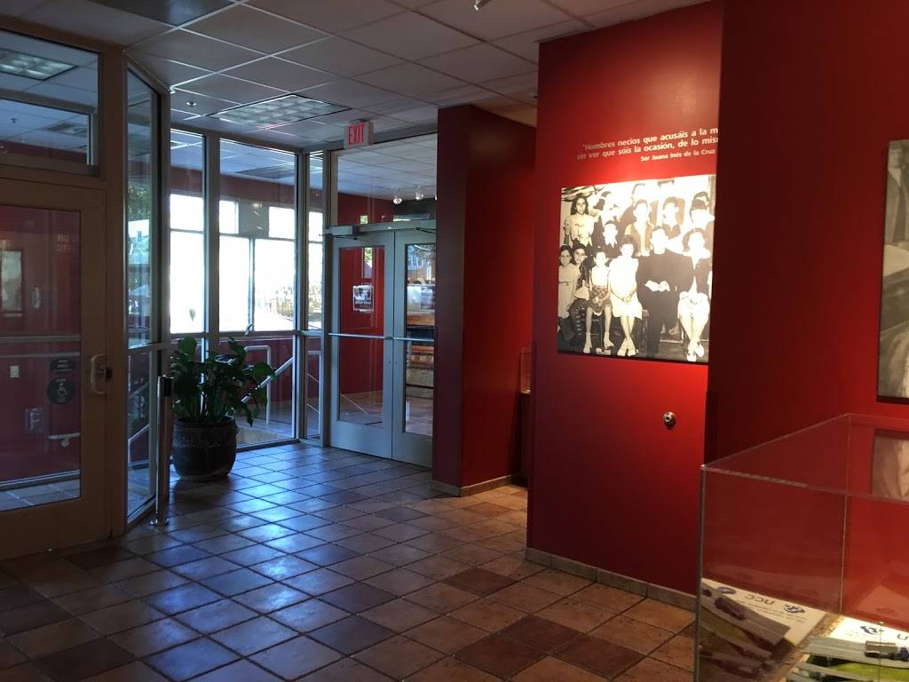 United Community Center | restaurant | 1028 S 9th St, Milwaukee, WI 53204, USA | 4143843100 OR +1 414-384-3100