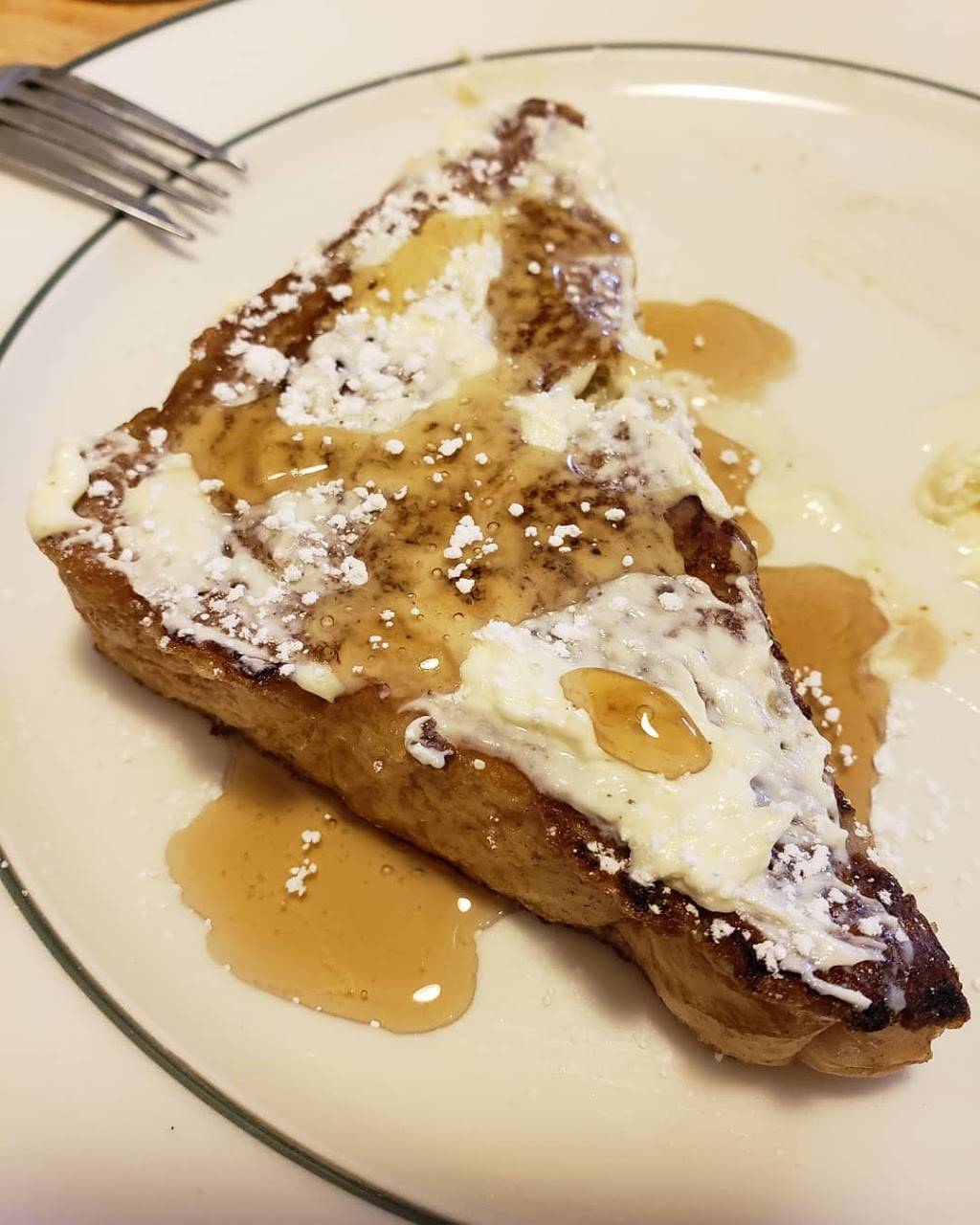 Robertas Village Inn | restaurant | 2326 D St, La Verne, CA 91750, USA | 9095961513 OR +1 909-596-1513