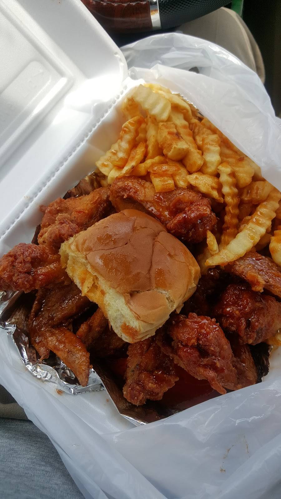 AAA Fish House | restaurant | 3360 Union Blvd, St. Louis, MO 63115, USA | 3143853811 OR +1 314-385-3811