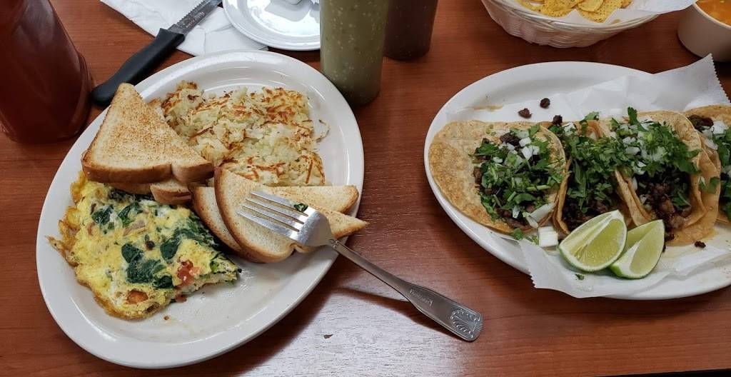 Food Market La Chiquita & Taqueria | restaurant | 219 Main St, Bensenville, IL 60106, USA | 6305953530 OR +1 630-595-3530