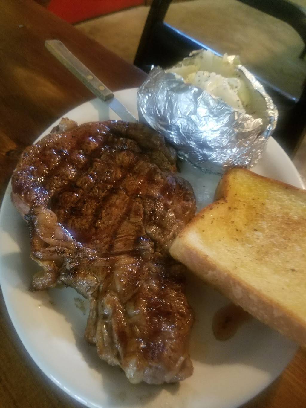 Hen House Cafe | restaurant | 260 W Court St, Piggott, AR 72454, USA | 8706346578 OR +1 870-634-6578