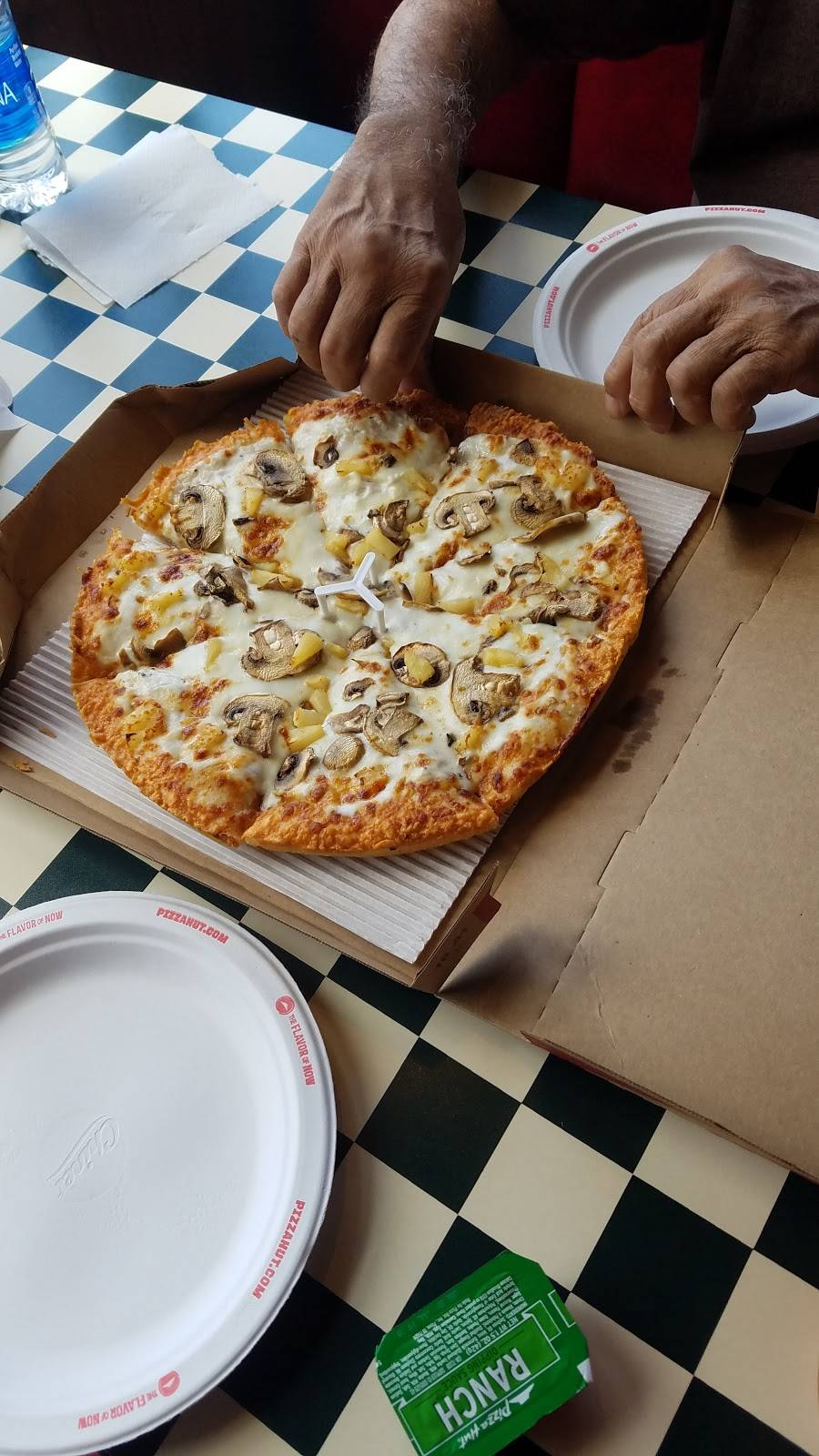 Pizza Hut | restaurant | 1520 N 43rd Ave, Phoenix, AZ 85009, USA | 6022785611 OR +1 602-278-5611