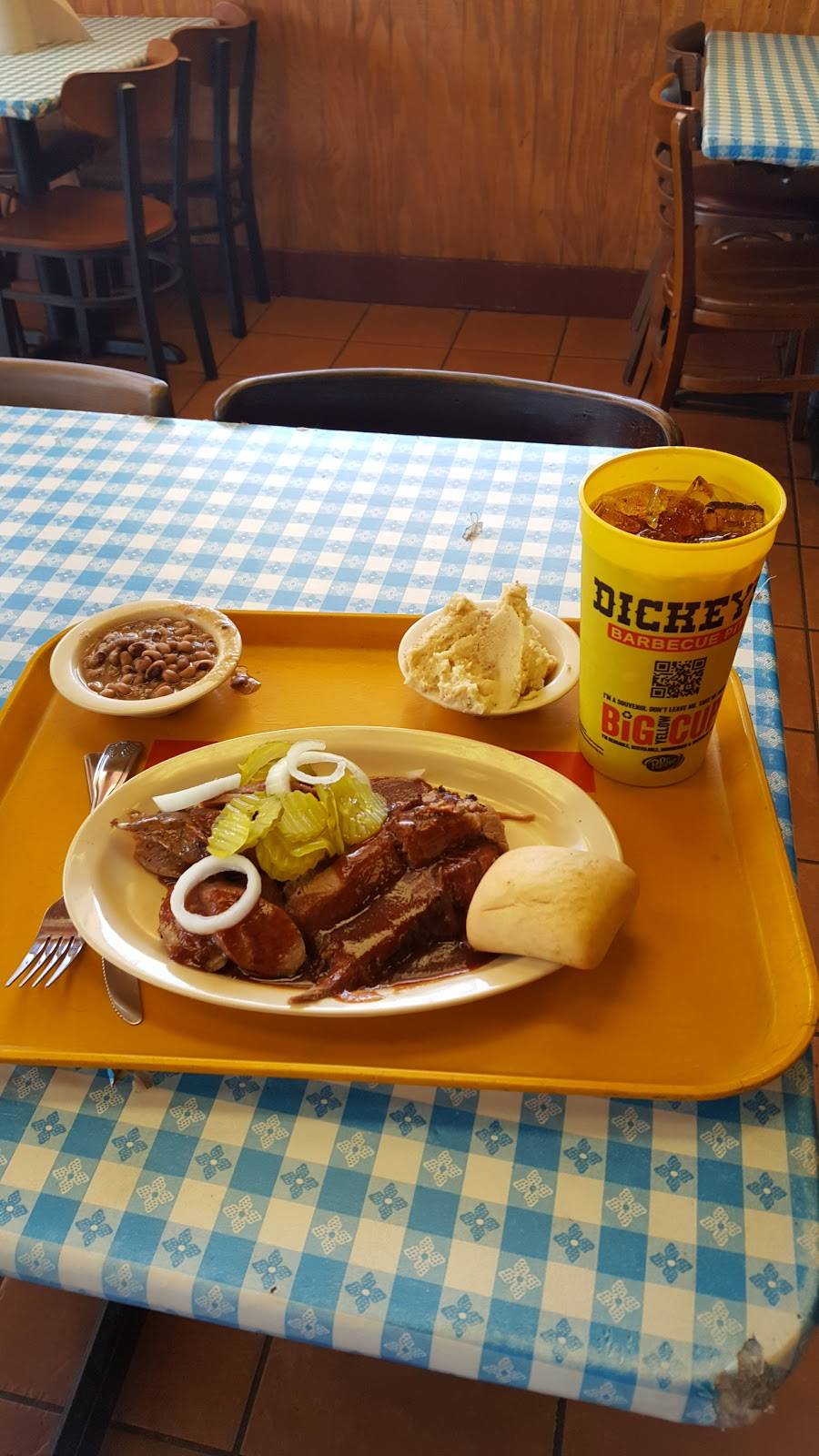 Dickeys Barbecue Pit | restaurant | 3254 Irving Blvd, Dallas, TX 75247, USA | 2146385123 OR +1 214-638-5123