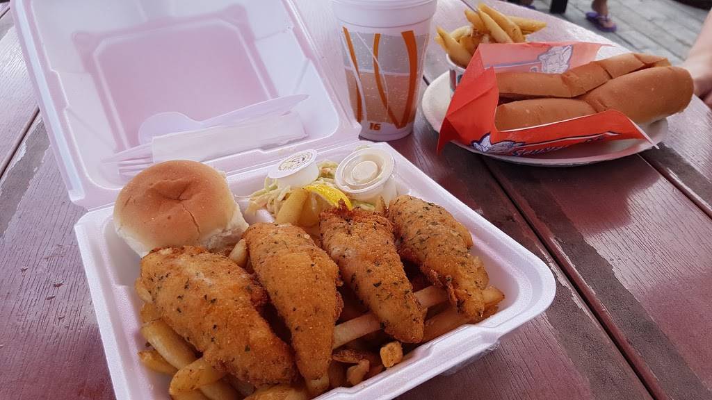 Willies | restaurant | 6 St George St, Port Dover, ON N0A 1N0, Canada | 5195833687 OR +1 519-583-3687