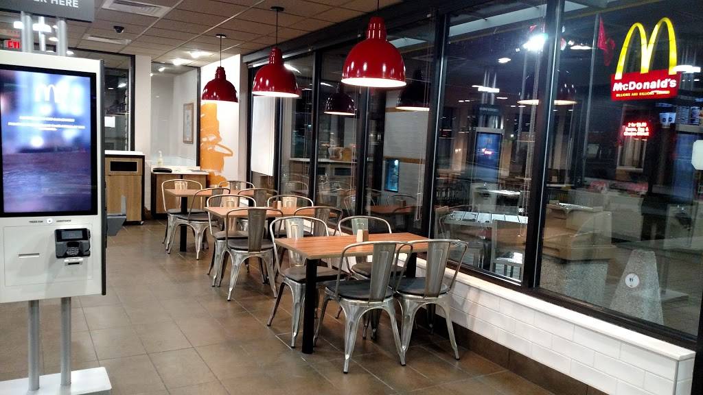 McDonalds | cafe | 401 N Main St, Jamestown, TN 38556, USA | 9318791770 OR +1 931-879-1770