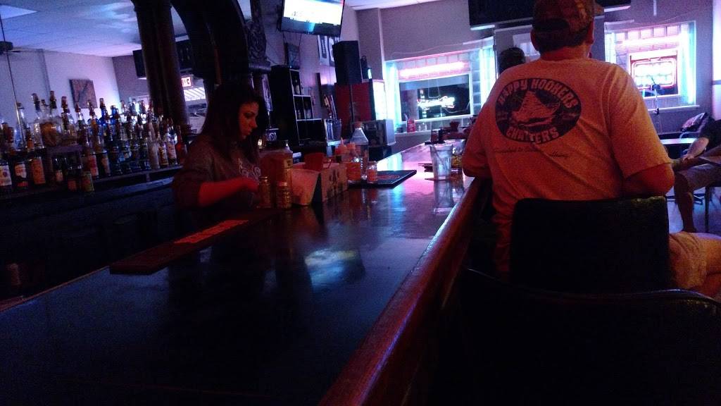 Tavern on the Square | restaurant | 118 S 3rd St, Boonville, IN 47601, USA | 8126414131 OR +1 812-641-4131