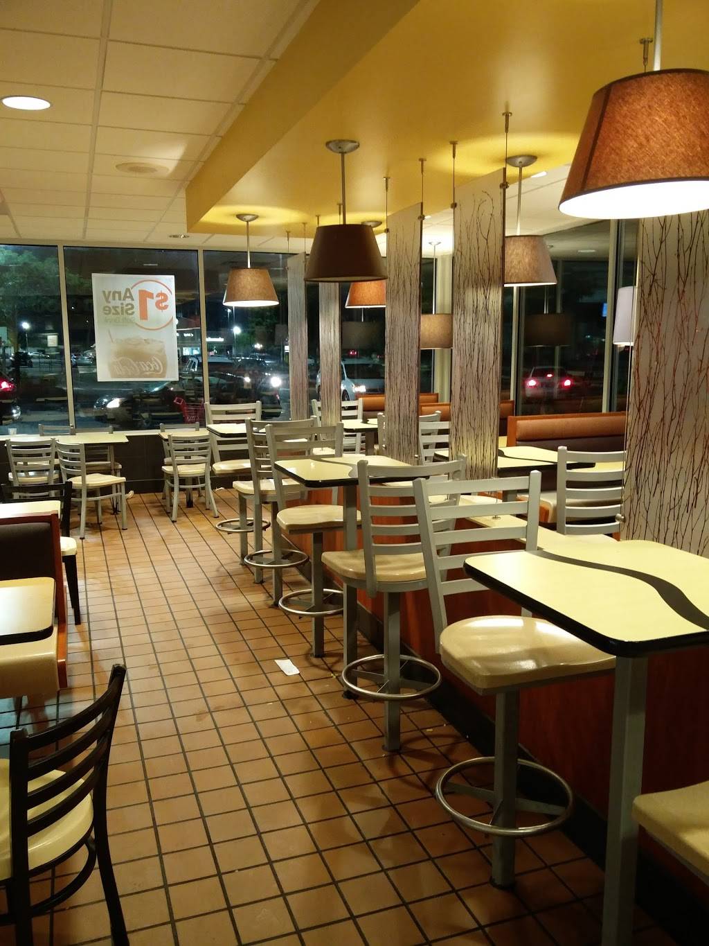 McDonalds | cafe | 649 N Main St, Providence, RI 02904, USA | 4012749341 OR +1 401-274-9341