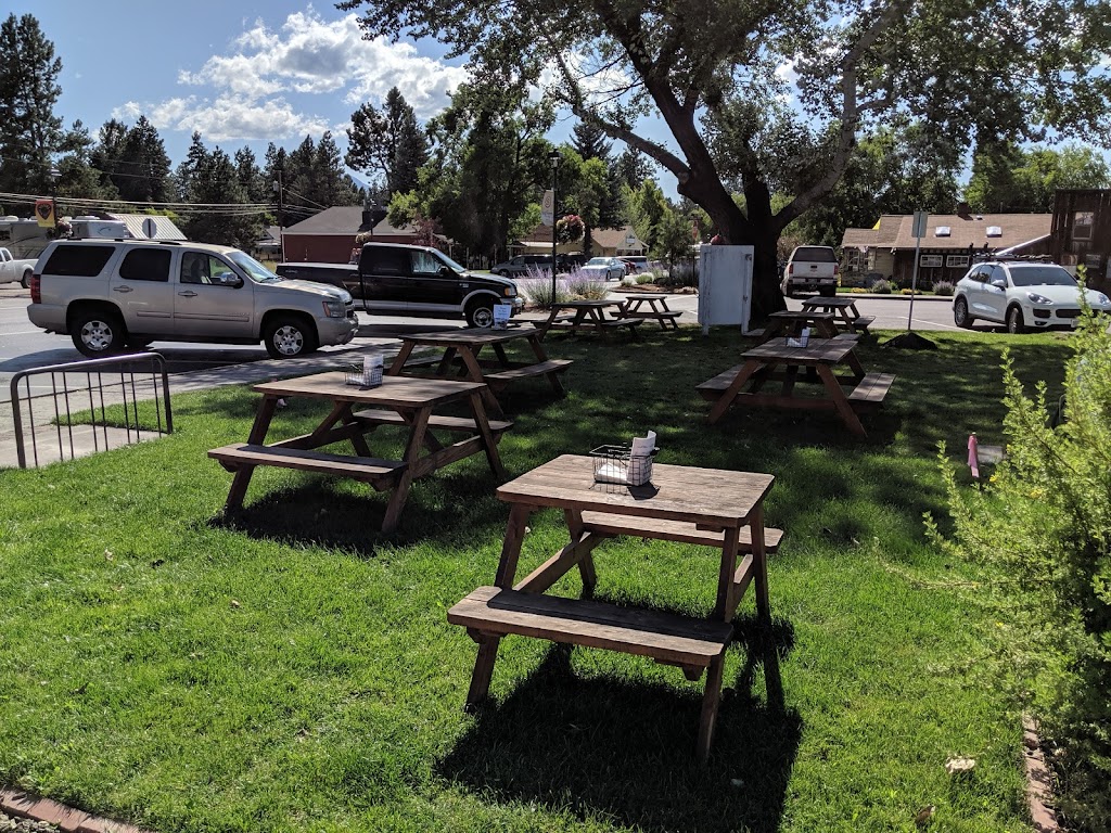 Philadelphias Steaks & Hoagies | restaurant | 352 E Hood Ave Suite B, Sisters, OR 97759, USA | 5419044154 OR +1 541-904-4154