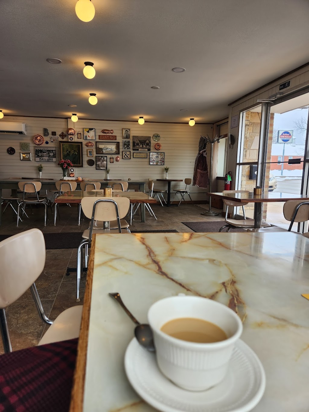 Pearlfield Bistro & Bakehouse | restaurant | 212 N Main St, Richland Center, WI 53581, USA | 6083831175 OR +1 608-383-1175