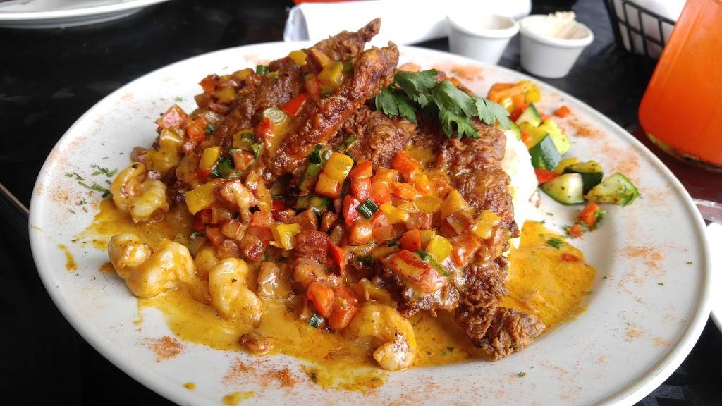 Lucilles Smokehouse Bar-B-Que | restaurant | 2800 N Main St #2160, Santa Ana, CA 92705, USA | 7145427427 OR +1 714-542-7427