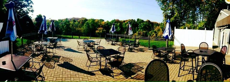 Shakers Bar and Grill | restaurant | 1010, 4520 Belmont Ave, Youngstown, OH 44505, USA | 3307590465 OR +1 330-759-0465